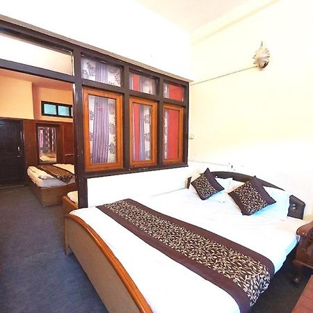 Goroomgo Luxury Stay Mall Road Nainital Buitenkant foto