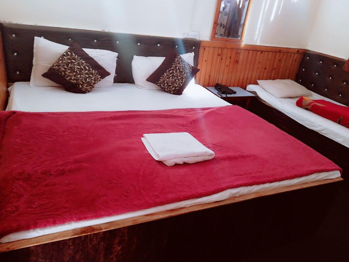 Goroomgo Luxury Stay Mall Road Nainital Buitenkant foto