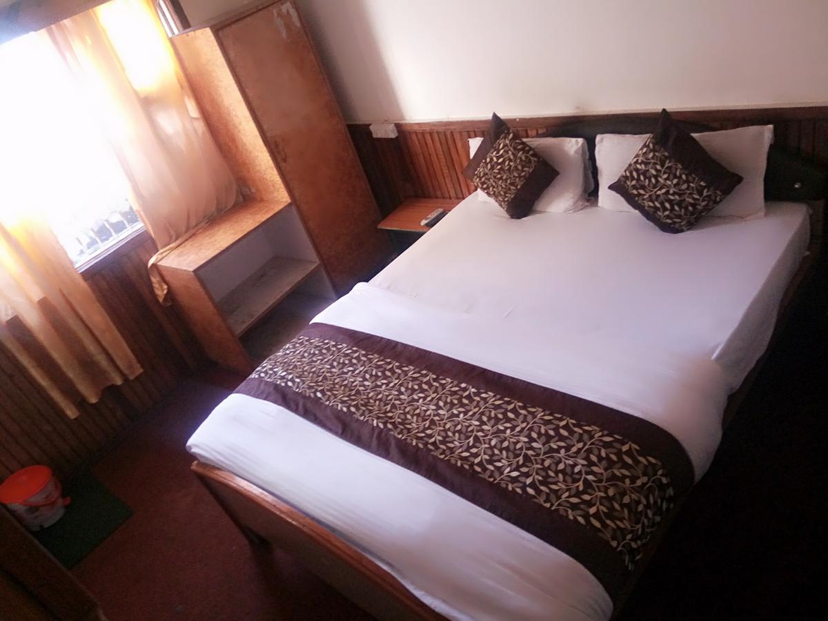 Goroomgo Luxury Stay Mall Road Nainital Buitenkant foto